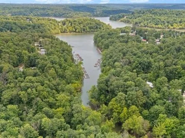 285 Moutardier Bay Dr, Leitchfield, KY 42754