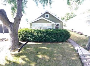 932 19th Ave SW, Cedar Rapids, IA 52404