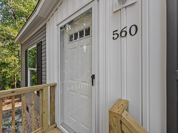3rd image of 560 Lanier Avenue