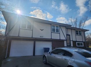 907 Claudine Ave, Papillion, NE 68046