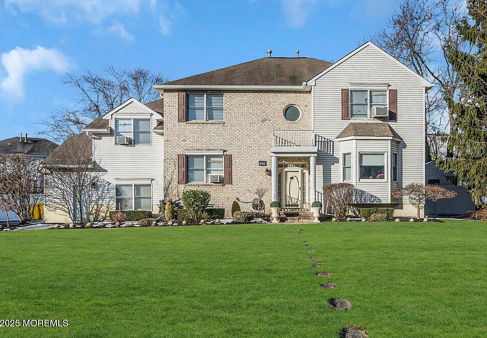 1st image of 936 Somerset Avenue