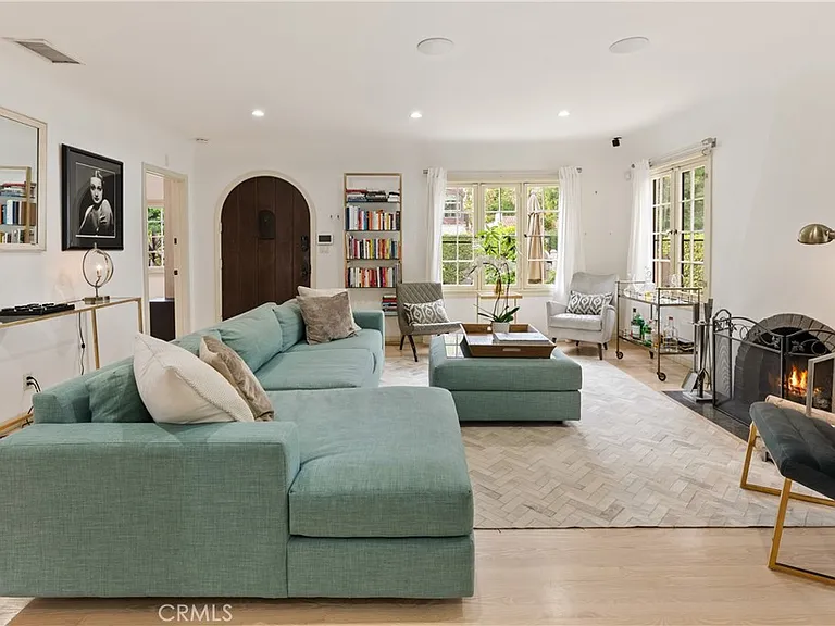 708 Westbourne Dr — Photo 4