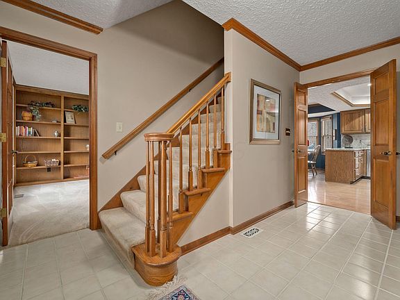4th image of 8756 Chateau Dr NW