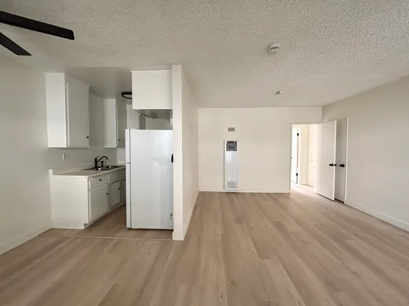 2126 W 182nd St #6, Torrance, CA 90504