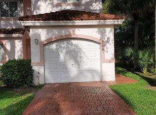 7661 Tamarac Island Cir, Fort Lauderdale, FL 33321