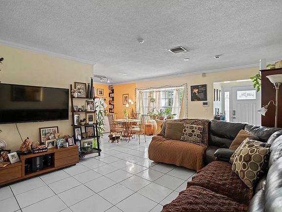 3rd image of 2201 NW 33rd Avenue