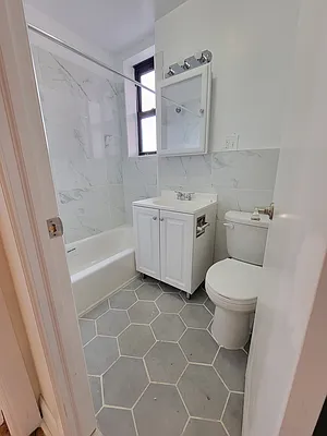 Rented by Metro Park Realty Inc | media 28