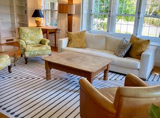 29 New City St, Essex, CT 06426