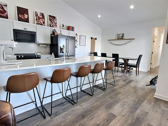 4th image of 5341-5343 Pinecrest Ct N