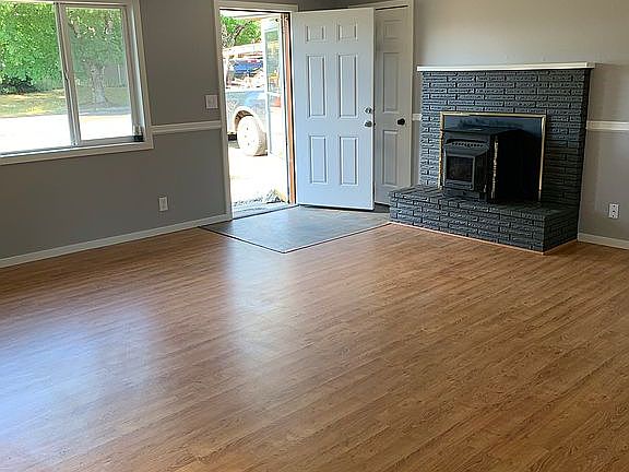 5th image of 11803 SE 5th St