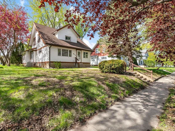 615 7th St, Kenyon, MN 55946
