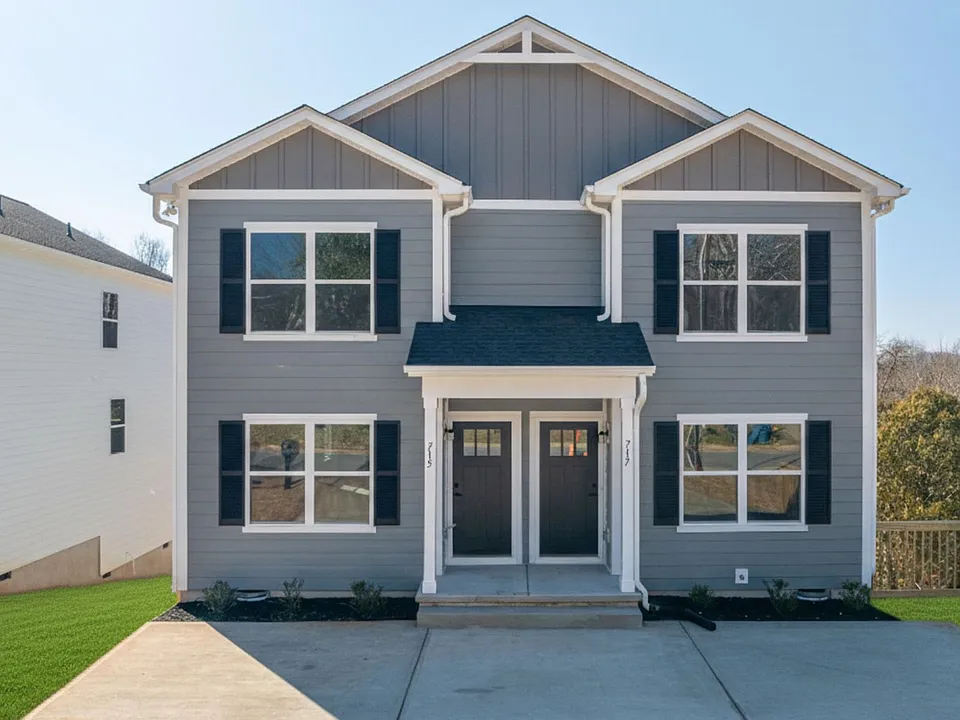 3031-3083 12th Ave SE