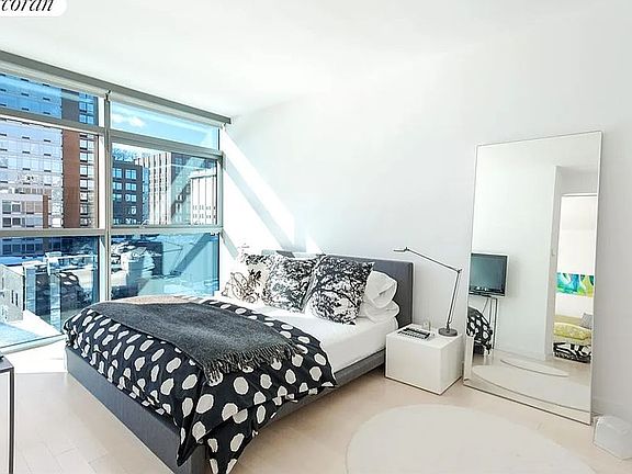 4th image of 447 W 18th St APT 8B