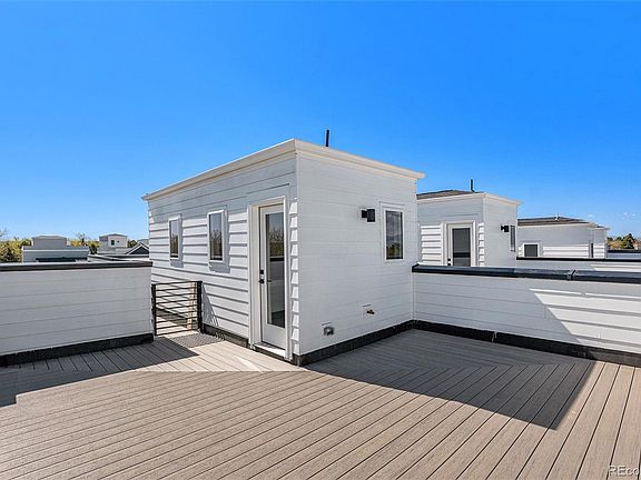5th image of 888 S Valentia Street Bldg 14 #101