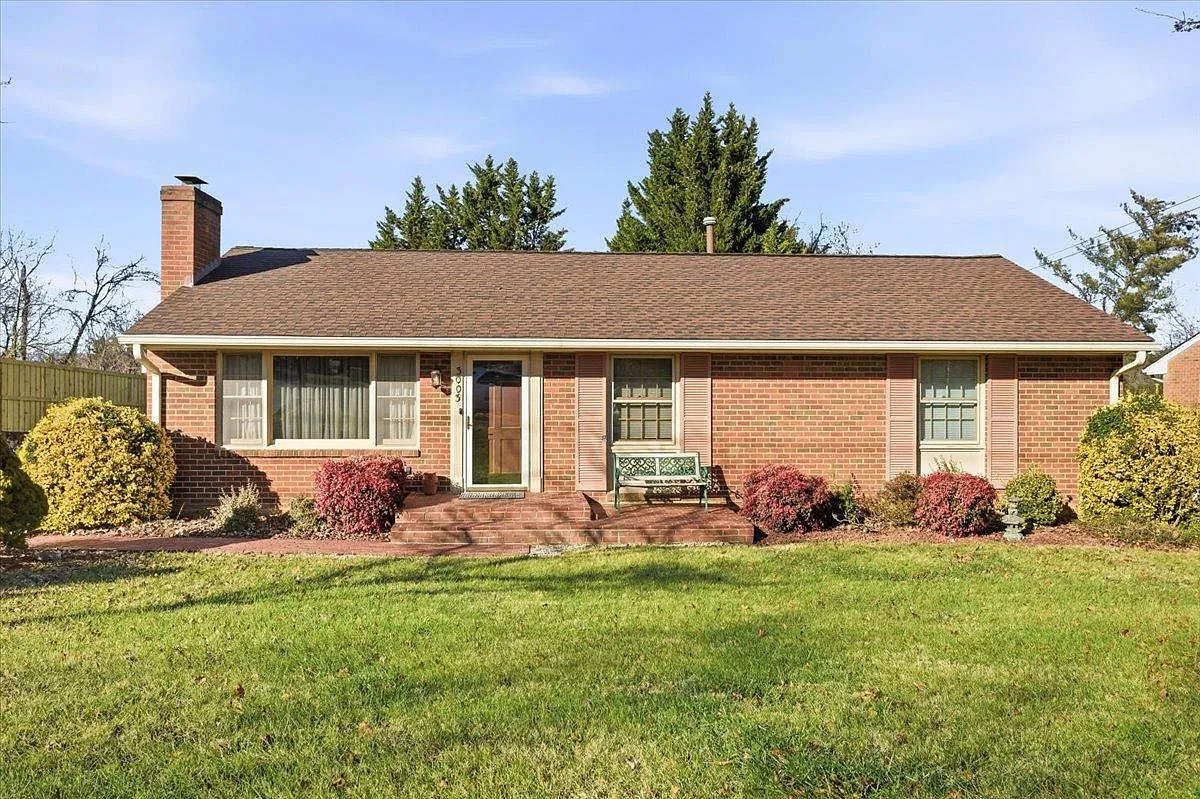 3003 Glenmont Dr — Photo 1