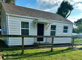 923 1/2 Fremont Ave, Morris, IL 60450