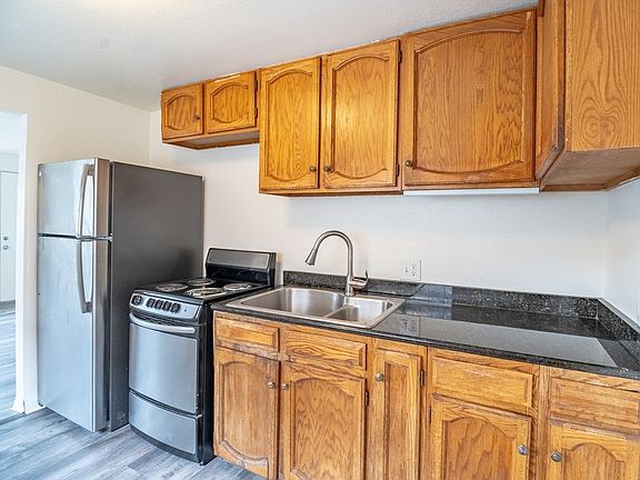 3rd image of 1156 S Quivas St