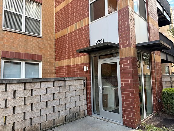 2nd image of 2231 W Maypole Ave Unit 303