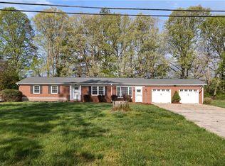 1104 Tommys Lake Rd, Winston Salem, NC 27105