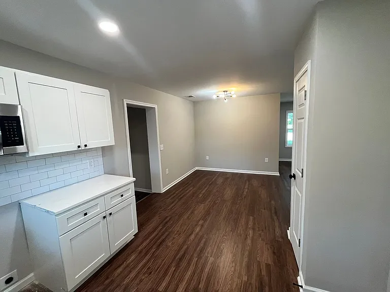 2102 Somerset Ave — Photo 22
