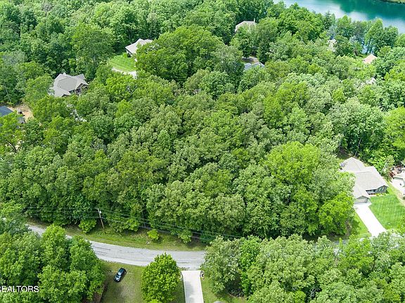 5th image of 120 Beachwood Dr #145