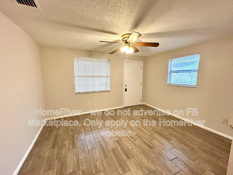 2 bed, 1.0 bath, $1,295 — Photo 4