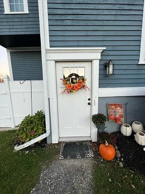 217 Barton Ave — Photo 4