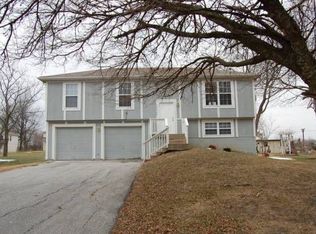 17608 Montgall Dr, Belton, MO 64012
