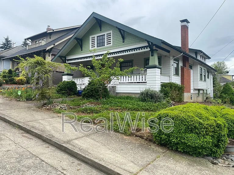 837 SE Blakeley Ave — Photo 7