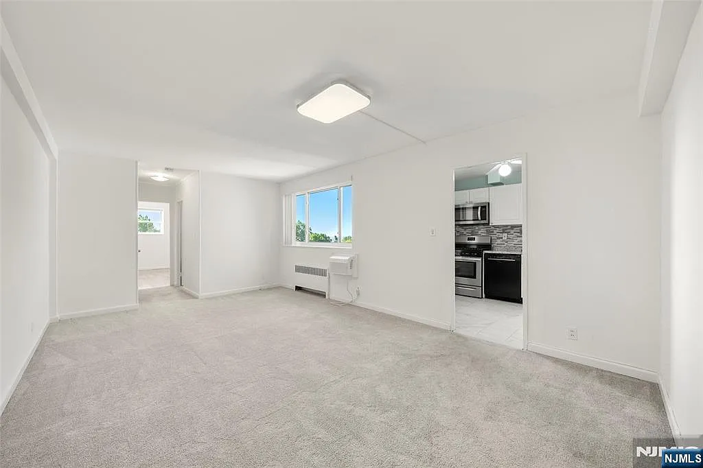 1 bed, 1.0 bath, $1,950 — Photo 1