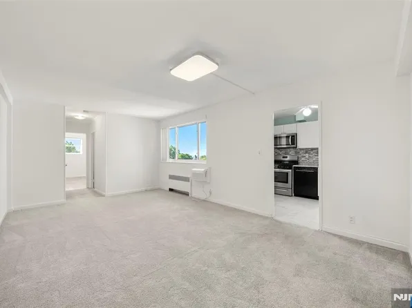 2345 Linwood Ave APT 5E, Fort Lee, NJ 07024