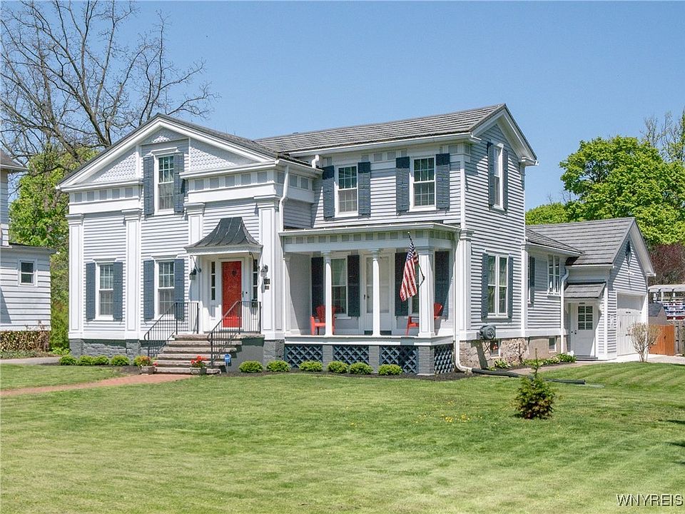 1st image of 40 College St