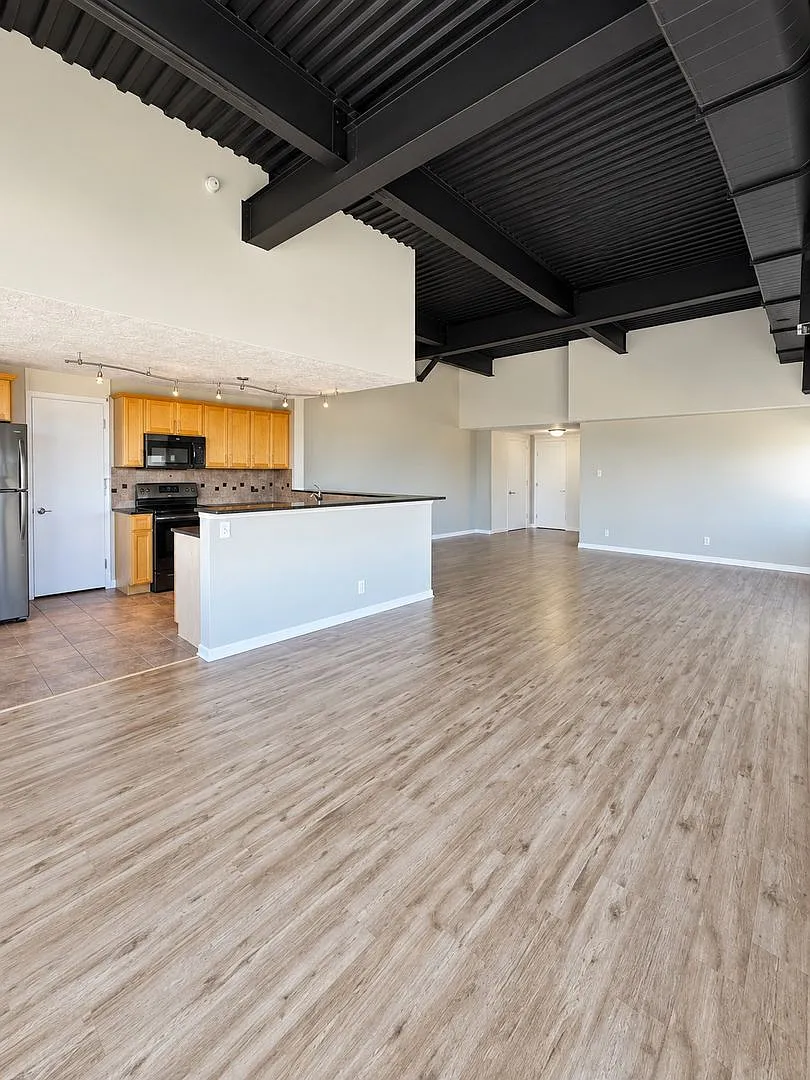 D Simmons (105 N 31st Ave #904) — Photo 2