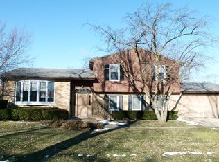 118 N Norman Dr, Palatine, IL 60074
