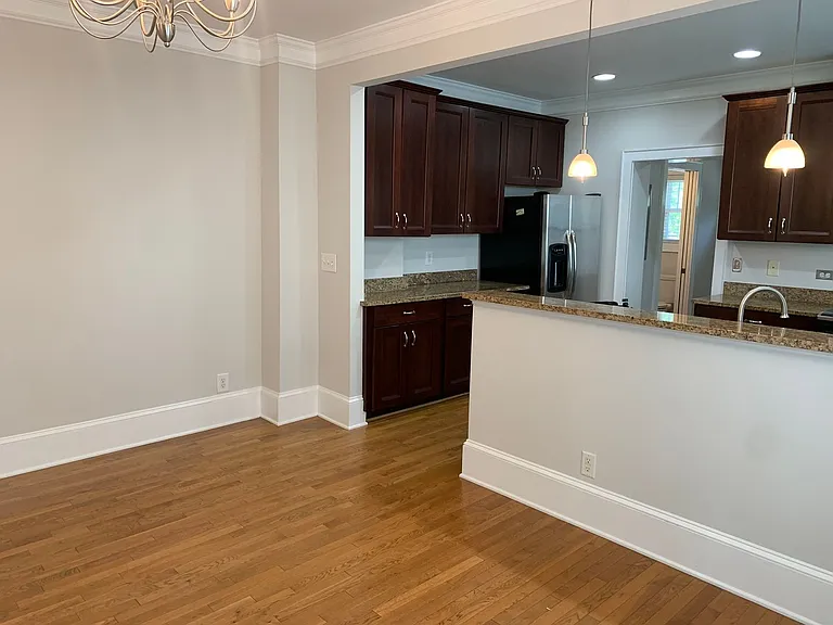 2125 Kirkwood Ave — Photo 6