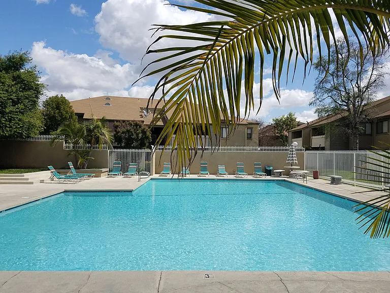 7 Carriage Way — Photo 1