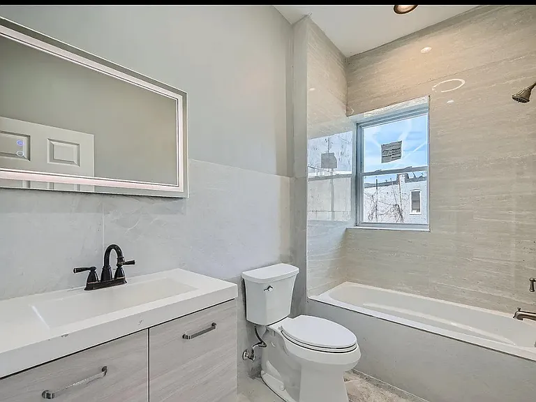1614 E Lanvale St #2 — Photo 9
