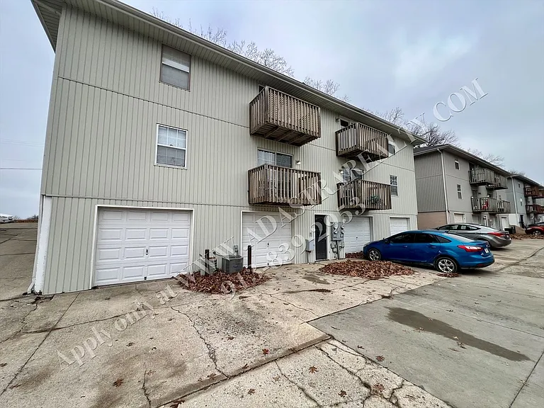 223 NW Barr Rd, Grain Valley, MO 64029 — Photo 4