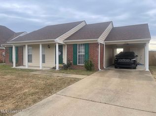 1111 Meadow Lake Cir, Robinsonville, MS 38664