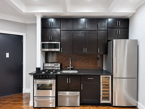 2nd image of 15 W 103rd St #R1b