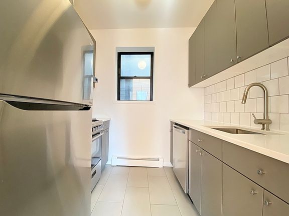 3rd image of 301 W 113th St #4B