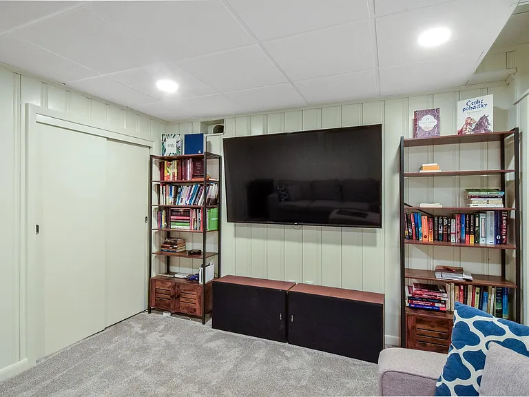 3343 Apple St — Photo 20