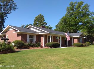 6 Morningside Dr, Indianola, MS 38751