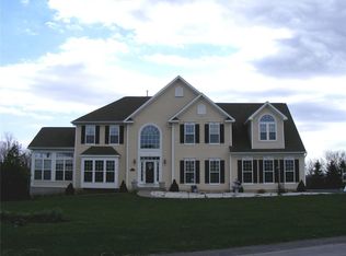 107 Snowberry Ln, Camillus, NY 13031