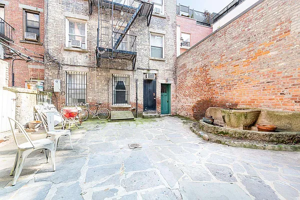 Rented by Triplemint | media 22