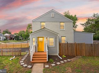 5940 Edgehill Dr, Alexandria, VA 22303