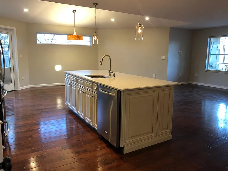 569 Juniper Ct — Photo 9
