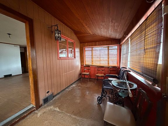 3rd image of 1208 W Church St