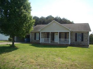 5076 Mill Pond Dr, Conover, NC 28613