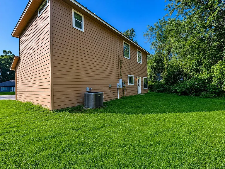 9104 N Green River Dr #E — Photo 41